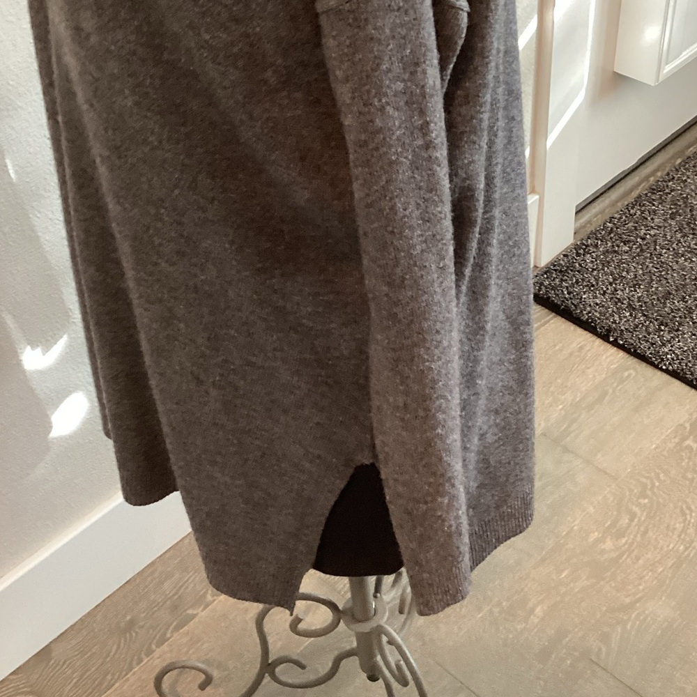 Vince Charcoal V-Neck Women's Sweater - Picture 4 of 4